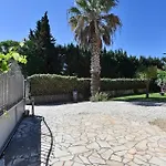1 Bedroom Awesome In *