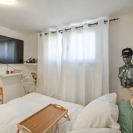 1 Bedroom Awesome In 吕内尔