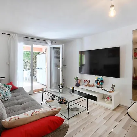 1 Bedroom Awesome In *