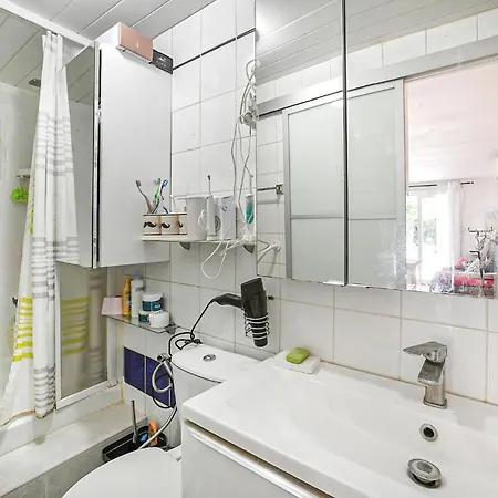1 Bedroom Awesome In 吕内尔