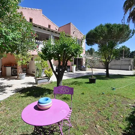 1 Bedroom Awesome In *