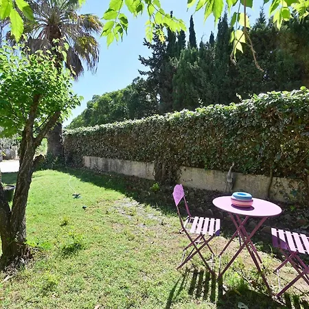1 Bedroom Amazing In Lägenhet *