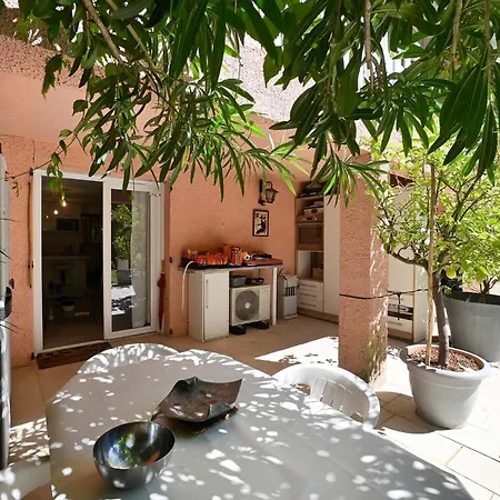1 Bedroom Awesome In Apartment *