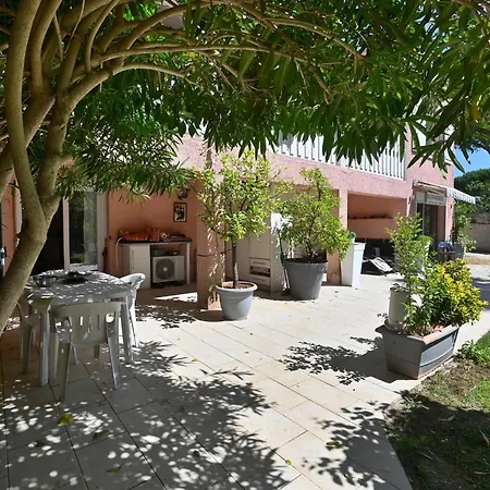 1 Bedroom Awesome In