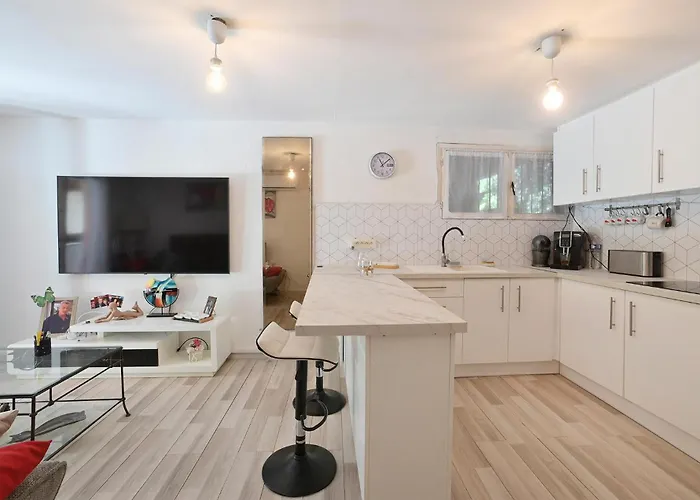 1 Bedroom Amazing In アパート リュネル