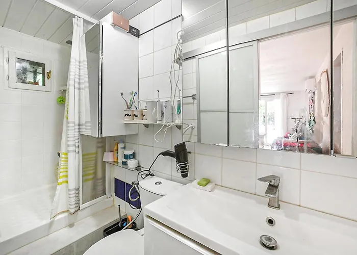 1 Bedroom Amazing In リュネル