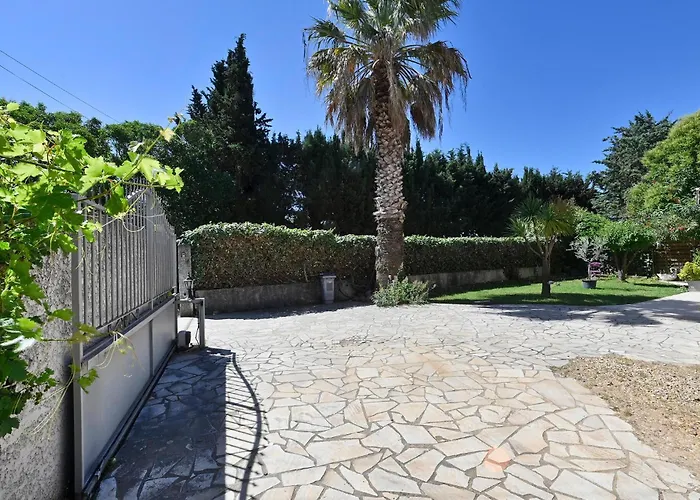 1 Bedroom Amazing In *